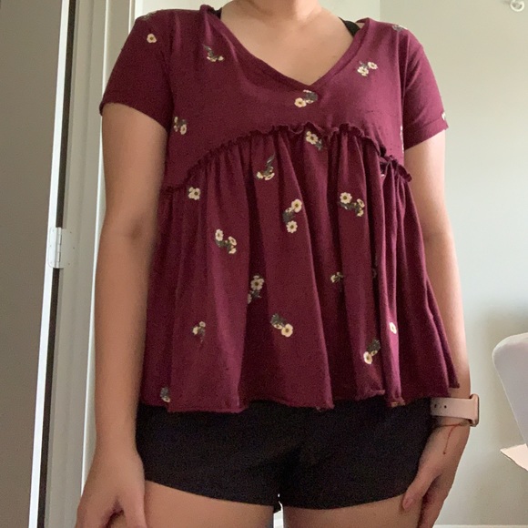 Maroon Floral Ruffle Tee - Picture 4 of 4